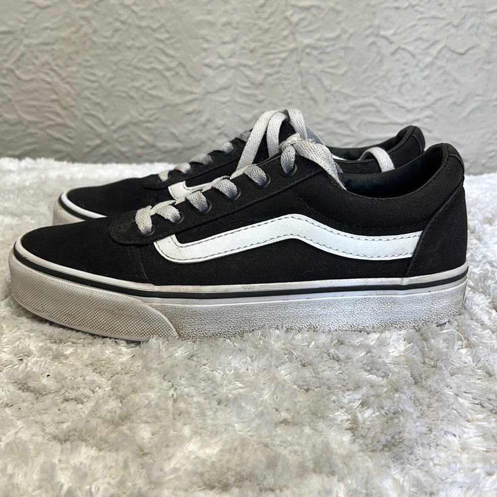 Vans Old Skool Skate Shoe - Picture 4 of 13